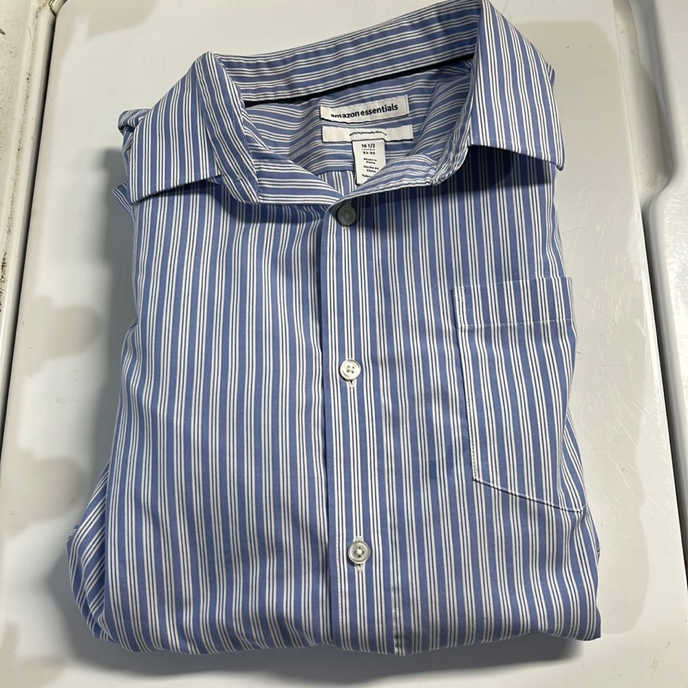 Amazon Essentials Men’s Dress Shirt, 16 1/2 32-33 slim